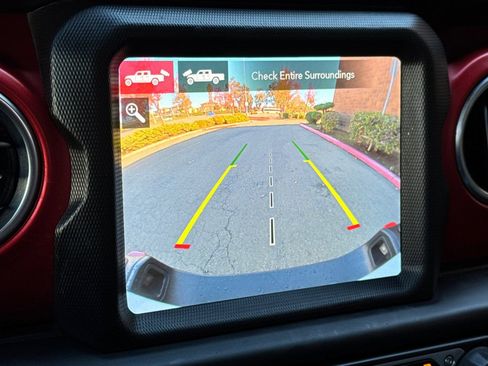 Used 2020 Jeep Gladiator Rubicon image 18