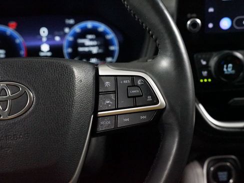 Certified 2024 Toyota Grand Highlander FWD image 13