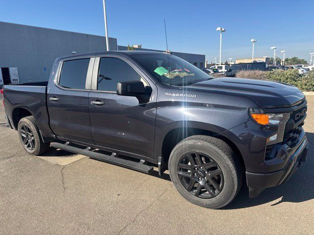 Used 2022 Chevrolet Silverado 1500 Custom RWD image 2