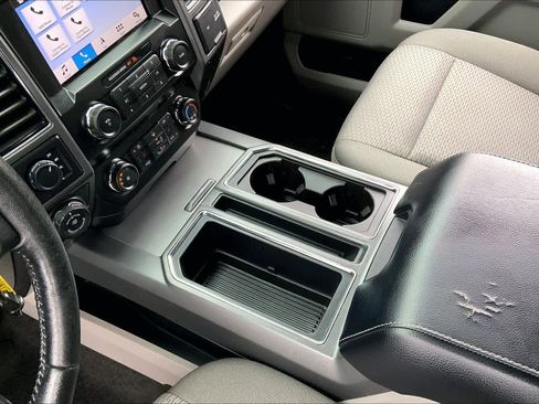 Used 2019 Ford F150 XLT w/ Equipment Group 302A Luxury AWD/4WD image 16