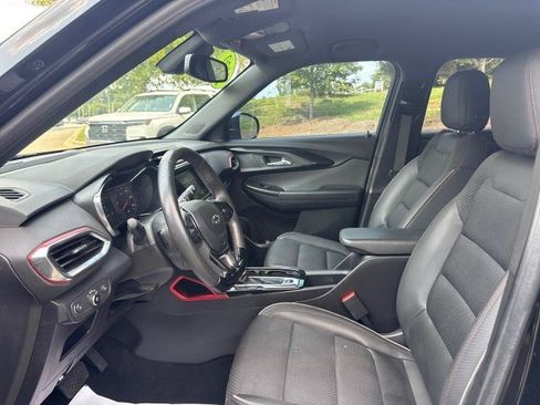 Used 2022 Chevrolet TrailBlazer RS w/ Convenience Package FWD image 11