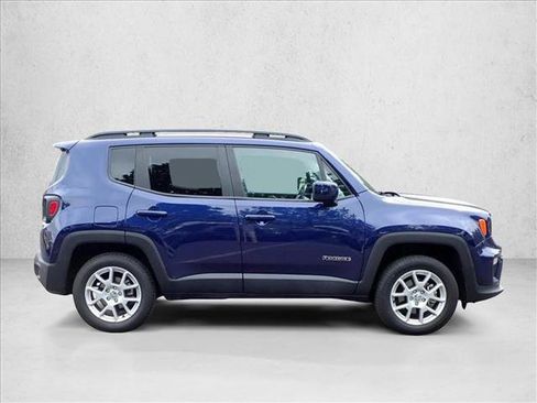 Used 2019 Jeep Renegade Latitude w/ Cold Weather Group AWD/4WD image 4