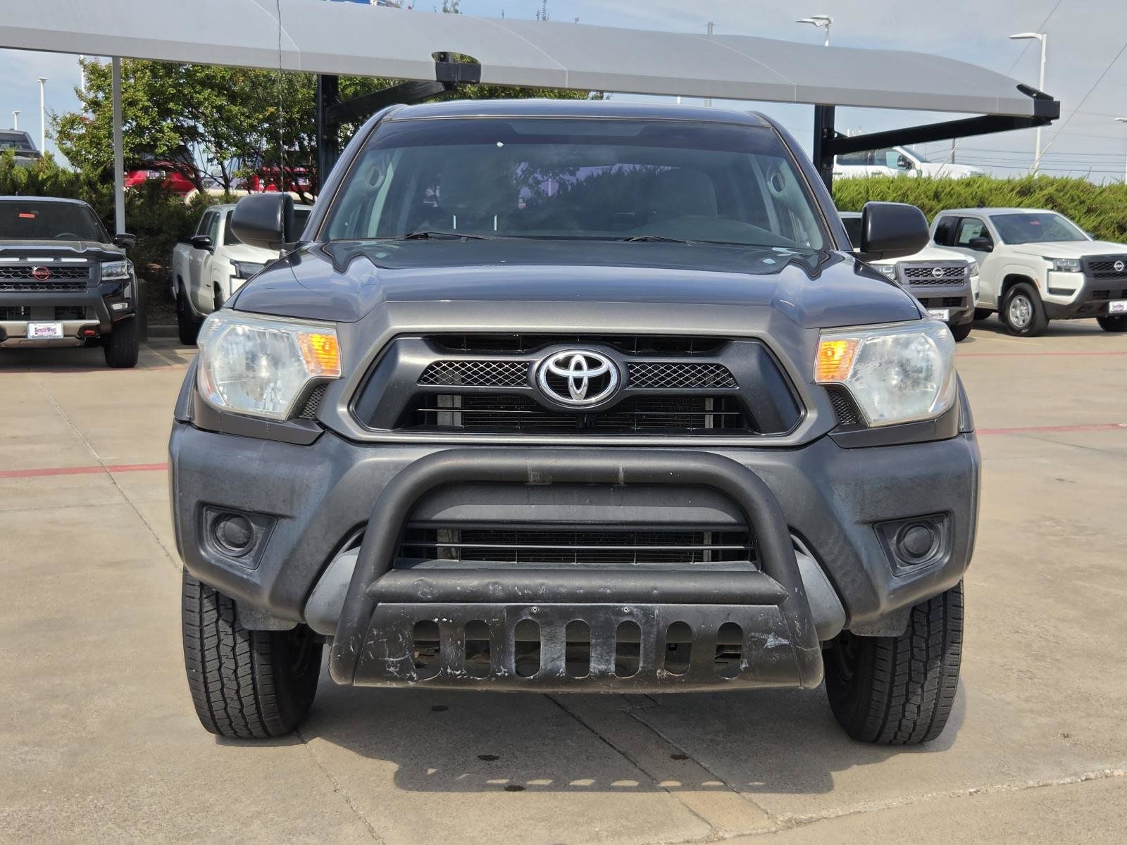Used 2015 Toyota Tacoma PreRunner RWD image 2