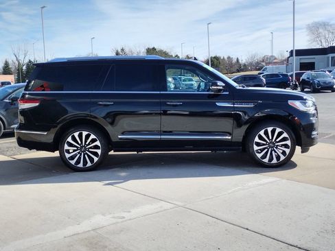 Used 2022 Lincoln Navigator Reserve image 21
