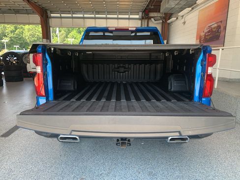 Used 2023 Chevrolet Silverado 1500 LT Trail Boss w/ LT Trail Boss Premium Package AWD/4WD image 8