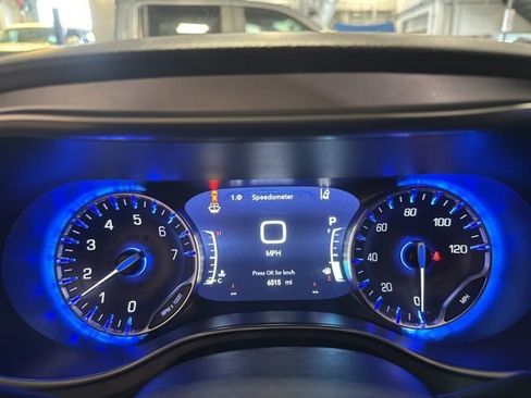 Used 2026 Chrysler Pacifica Limited FWD image 22