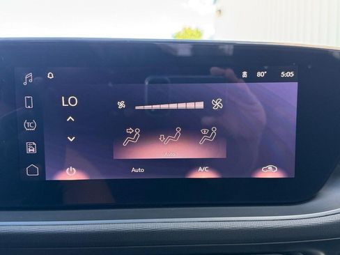 Used 2025 Buick Envista Preferred FWD image 35