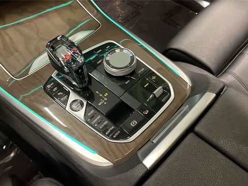 Used 2020 BMW X7 xDrive40i w/ Parking Assistance Package AWD/4WD image 19