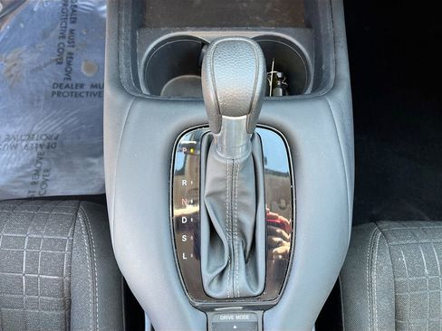 Used 2024 Honda HR-V LX image 16