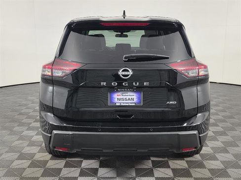 Used 2025 Nissan Rogue SV image 5