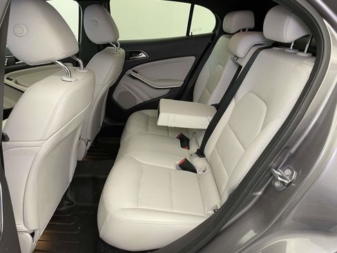 Used 2019 Mercedes-Benz GLA 250 4MATIC image 18