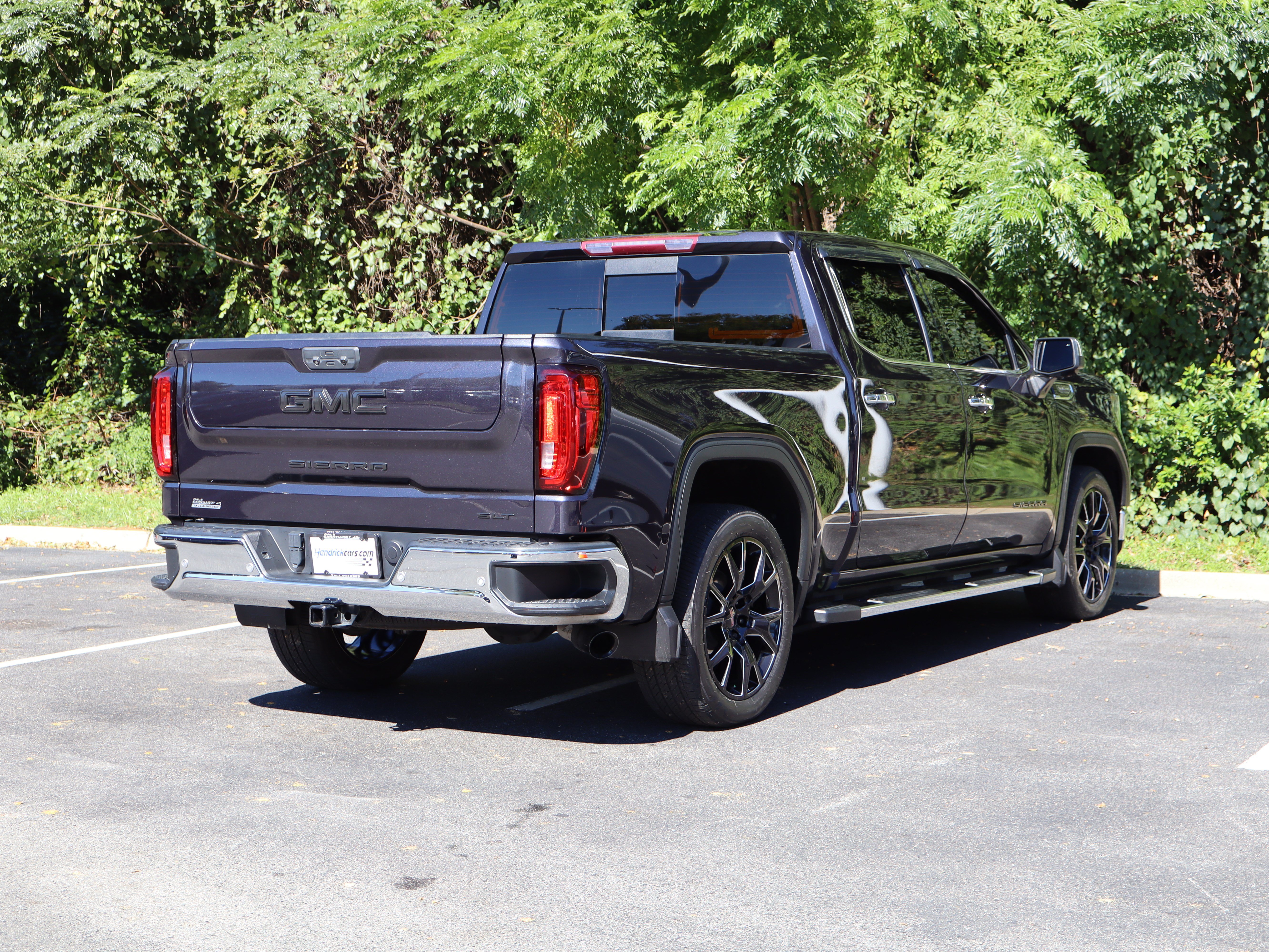 Used 2022 GMC Sierra 1500 SLT w/ SLT Premium Plus Package RWD image 10