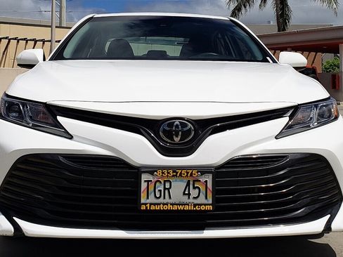 Used 2018 Toyota Camry LE image 7