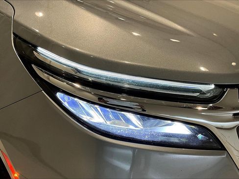 Used 2024 Chevrolet Equinox LT AWD/4WD image 32