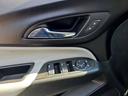 Used 2022 Chevrolet Equinox LS image 19