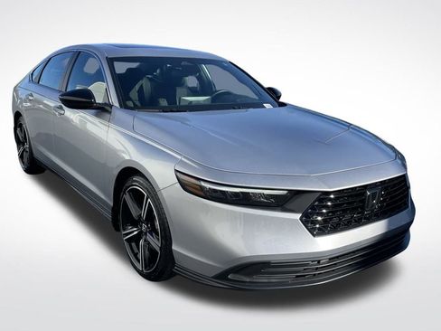 Used 2025 Honda Accord Sport image 8