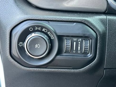 Used 2020 Jeep Wrangler Unlimited Sahara AWD/4WD image 11