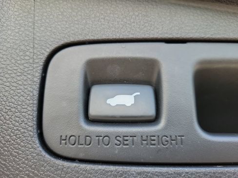 Used 2019 Honda CR-V Touring image 9