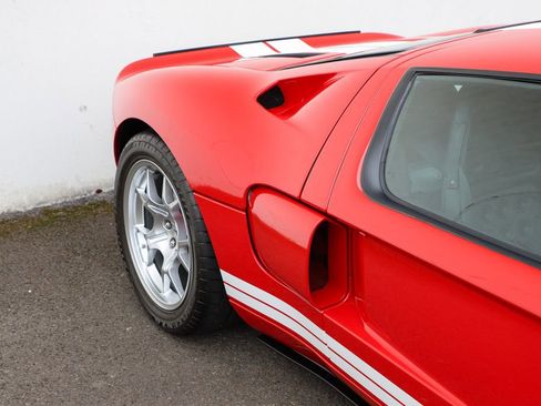Used 2006 Ford GT RWD image 46