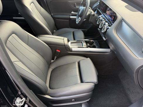 Used 2025 Mercedes-Benz GLA 250 image 26