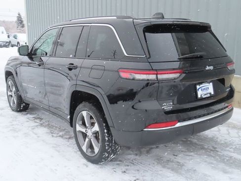 Used 2023 Jeep Grand Cherokee Limited image 9