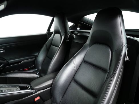 Certified 2022 Porsche 718 Cayman image 5