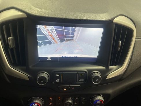 Used 2023 GMC Terrain SLT image 14