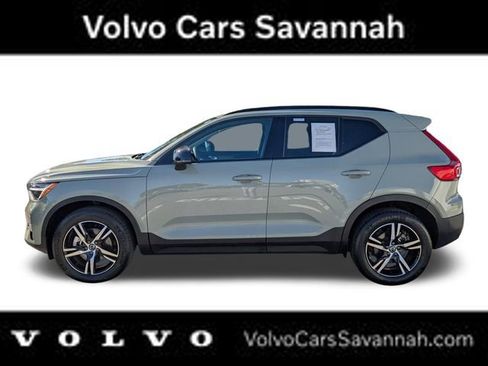 Certified 2024 Volvo XC40 B5 Core image 9