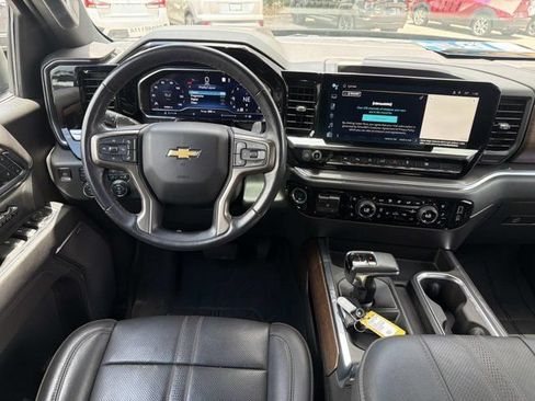 Used 2023 Chevrolet Silverado 1500 High Country w/ Technology Package AWD/4WD image 24