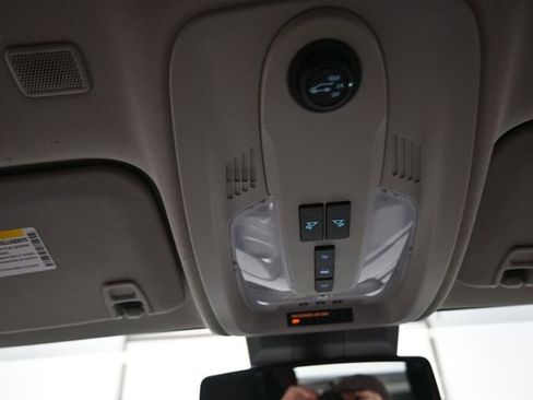 Used 2017 Chevrolet Equinox LT w/ Convenience Package image 12