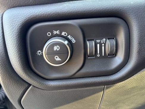 Used 2023 RAM 3500 Laramie AWD/4WD image 23