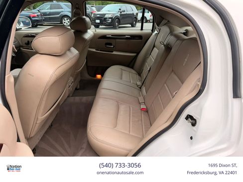 Used 1999 Lincoln Town Car Signature RWD image 18