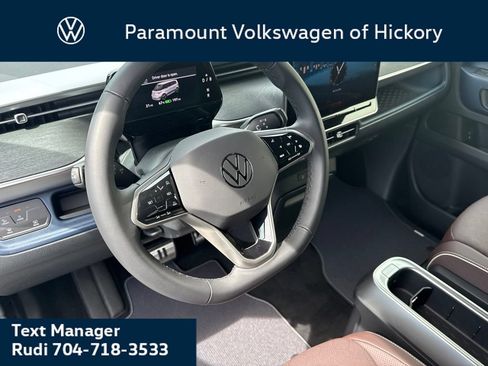 New 2025 Volkswagen ID. Buzz Pro S RWD image 25