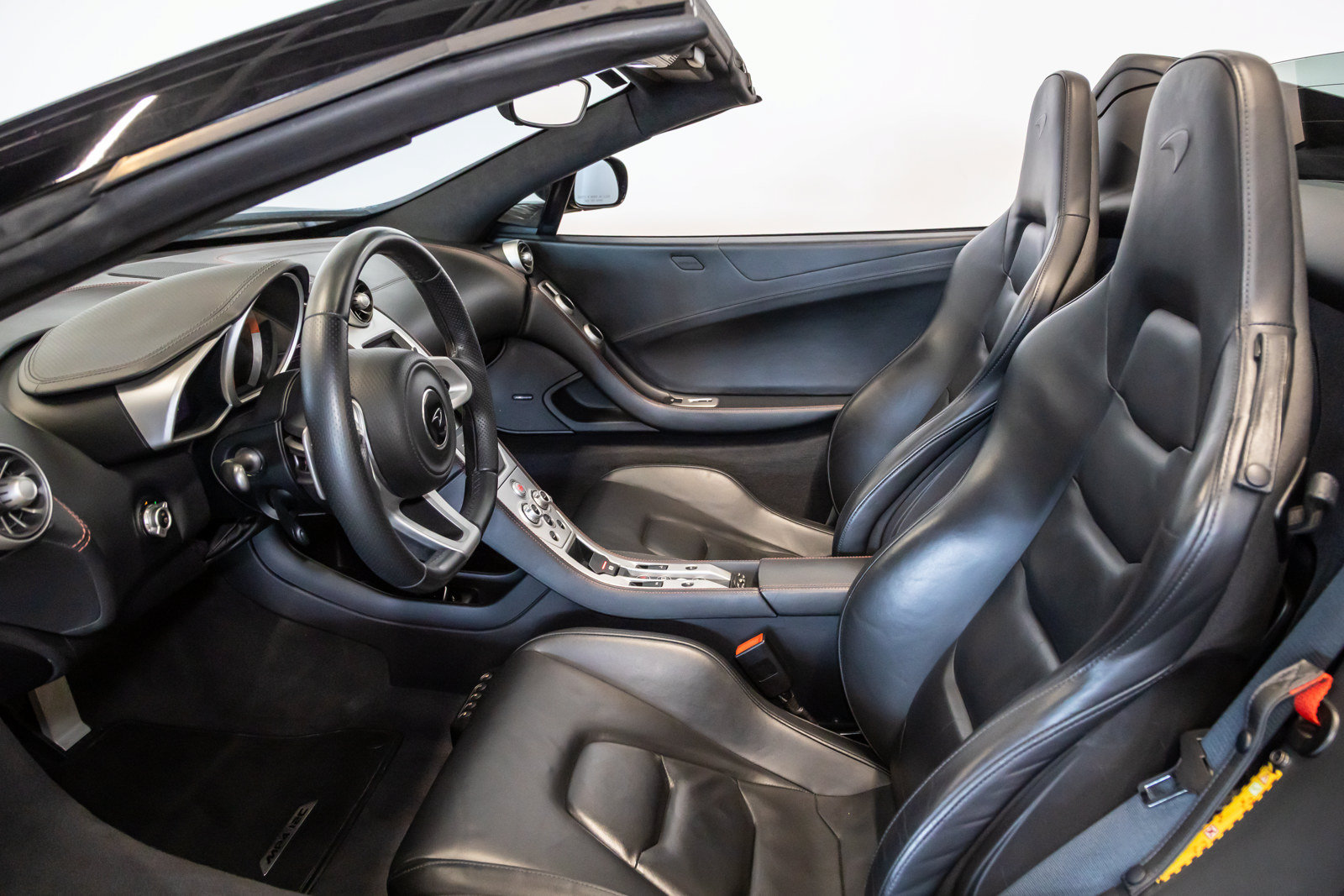 Used 2013 McLaren MP4-12C Spider RWD image 32