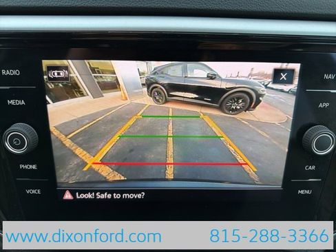 Used 2023 Volkswagen Atlas SEL image 11