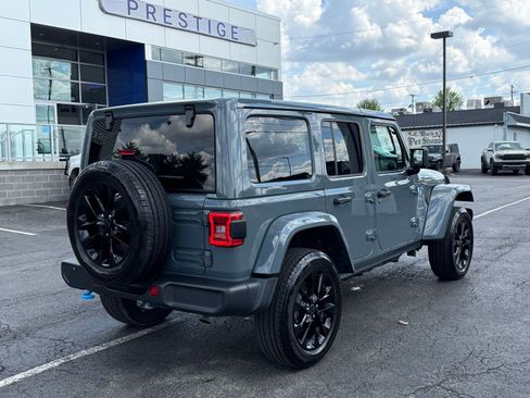 Used 2024 Jeep Wrangler Unlimited Sahara w/ Technology Group AWD/4WD image 14