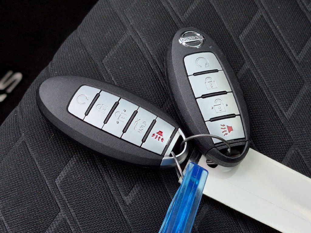 Used 2021 Nissan Kicks SR FWD image 34