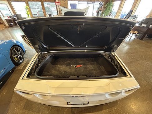 Used 2012 Chevrolet Corvette Grand Sport w/ 2LT Preferred Equipment Group image 12