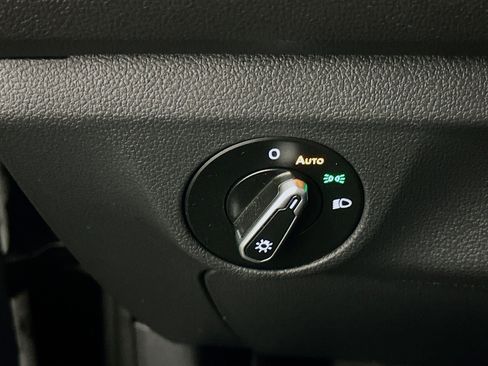 Used 2024 Volkswagen Jetta SE FWD image 17