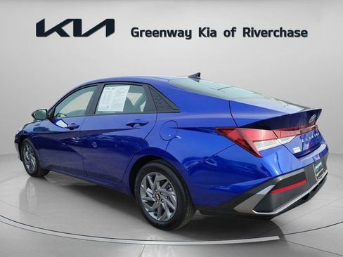 Used 2024 Hyundai Elantra SEL FWD image 4