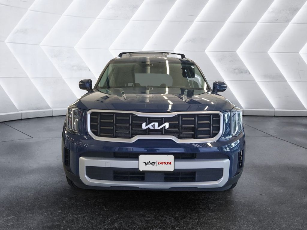 Used 2025 Kia Telluride S AWD/4WD image 2