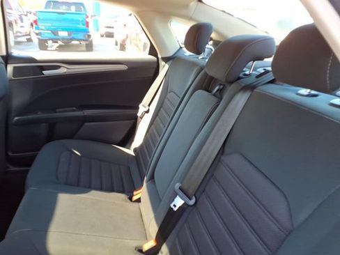 Used 2020 Ford Fusion SE FWD image 17
