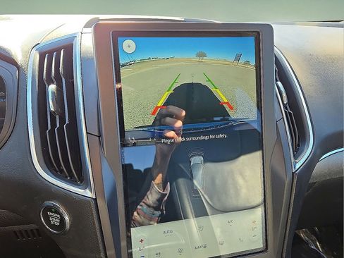 Used 2022 Ford Edge Titanium image 26