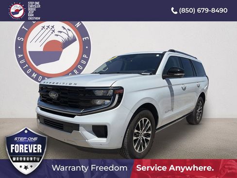 Used 2025 Ford Expedition Platinum AWD/4WD image 1