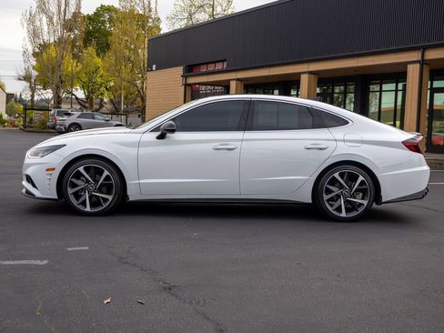 Certified 2023 Hyundai Sonata SEL Plus w/ Winter Weather Package FWD image 10