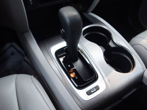 Used 2017 Honda Pilot EX-L image 12