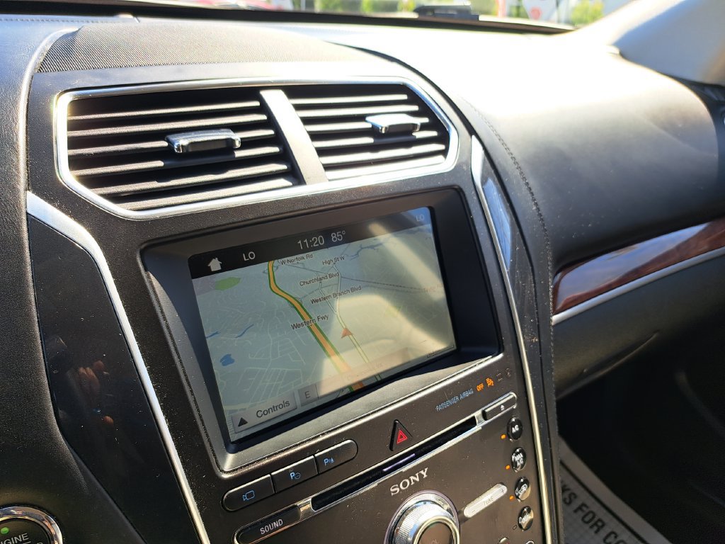 Used 2018 Ford Explorer Platinum AWD/4WD image 16