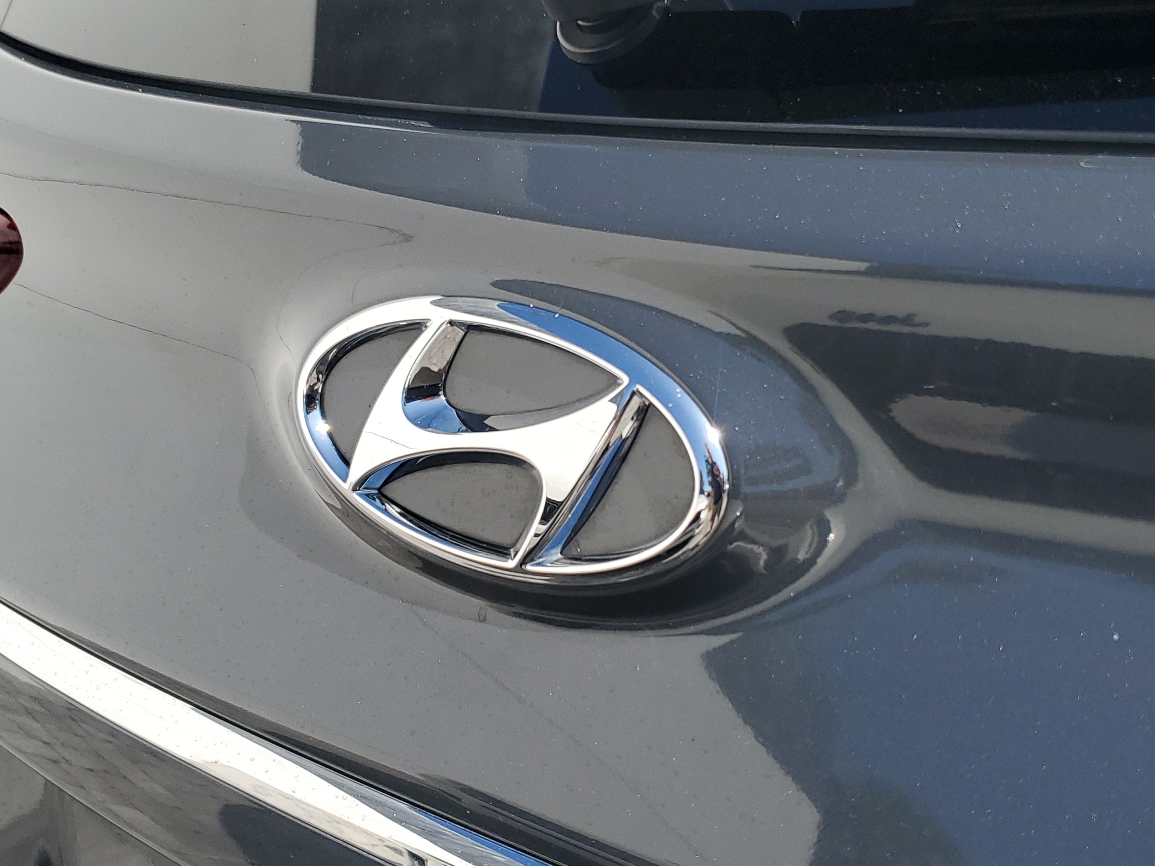 Used 2023 Hyundai Kona Limited FWD image 6