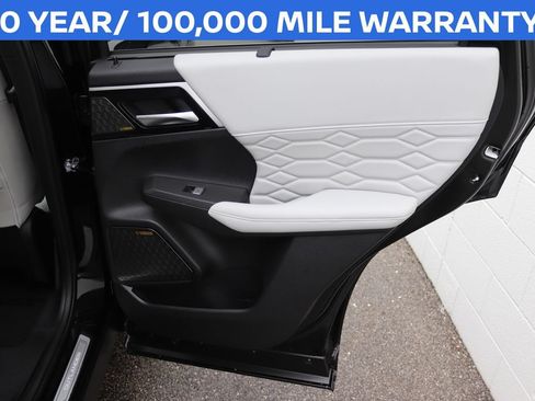 Used 2025 Mitsubishi Outlander AWD image 19