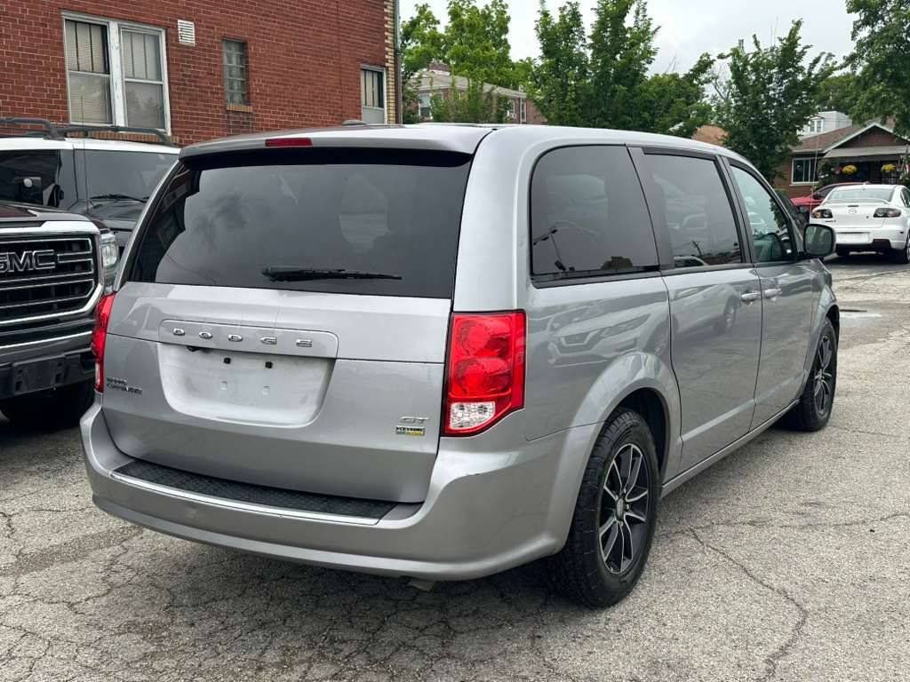 Used 2018 Dodge Grand Caravan GT FWD image 4